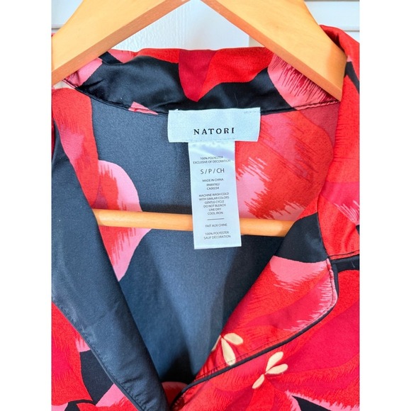 Natori Floral Print Button Down Long Sleeve Top Blouse/PJ top Red Black Size S - Picture 3 of 3